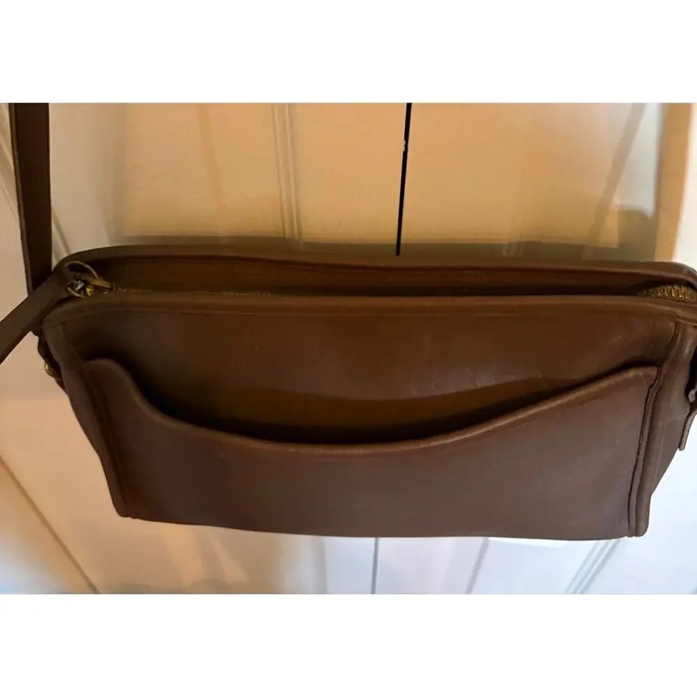 Coach Taylor crossbody zip in  brown  H5C-9944 c. 1995